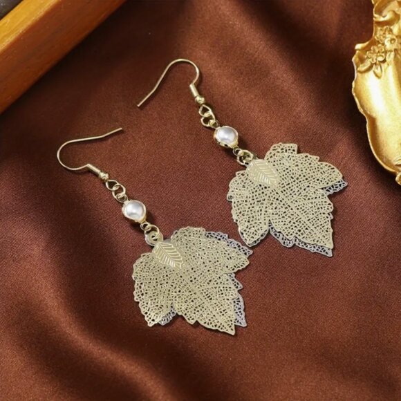 Intricate Gold & Silver Mixed Metals Carved Maple Leaf Pearl Boho Earrings NEW - Picture 2 of 5